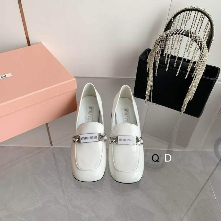 Picture of Miumiu Shoes _SKUMiuMiusz35-40418001.5CM4CGDT0903